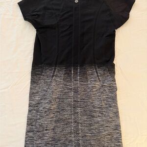 lululemon Black and Gray Swiftly top